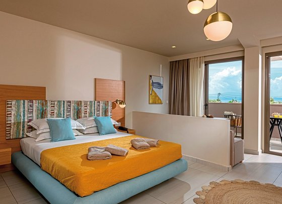 Alea Hotel & Suites - Wohnbeispiel Suite Deluxe seitl. Meerblick (Zimmercodierung WDN)