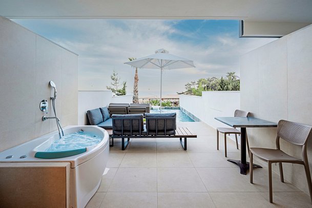 Blue Dream Palace - Wohnbeispiel Senior Suite Privatpool Meerblick (Zimmercodierung W1R)