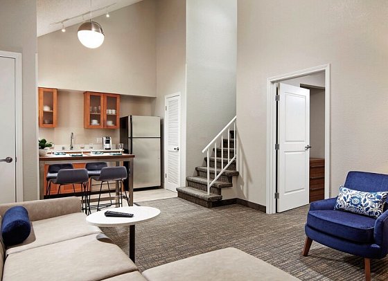 Residence Inn Los Angeles LAX/Manhattan Beach - Wohnbeispiel Penthouse Suite (Zimmercodierung WB1)