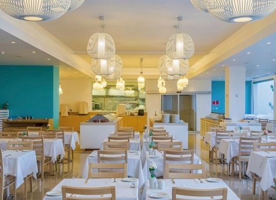 Vrissaki Beach Hotel