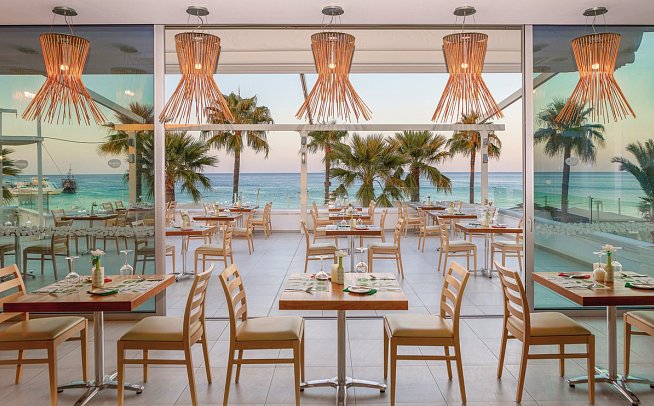 Vrissaki Beach Hotel