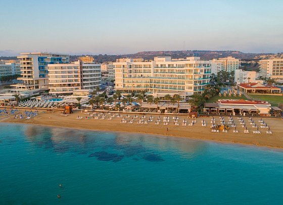 Vrissaki Beach Hotel