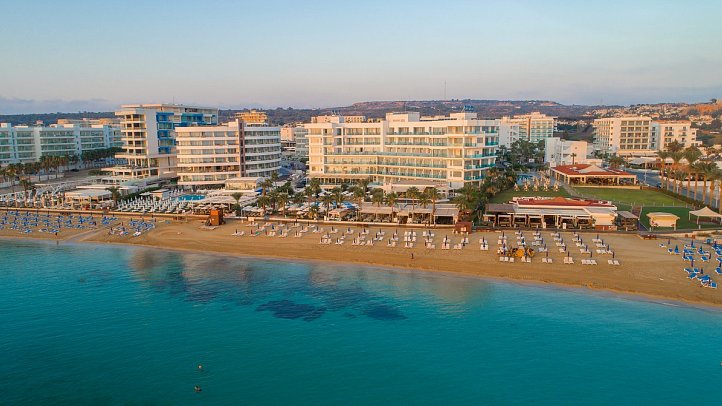 Vrissaki Beach Hotel