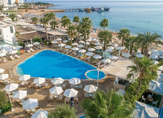Vrissaki Beach Hotel