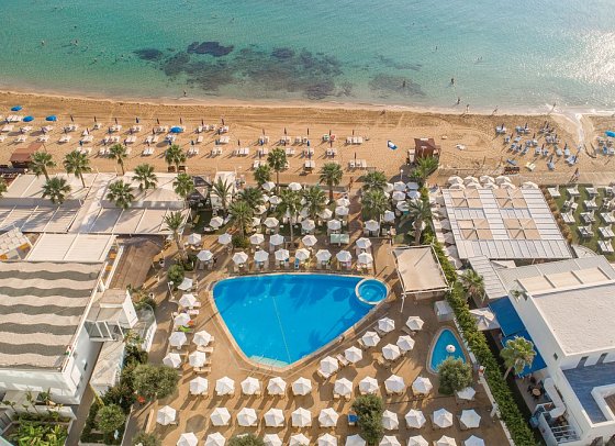 Vrissaki Beach Hotel