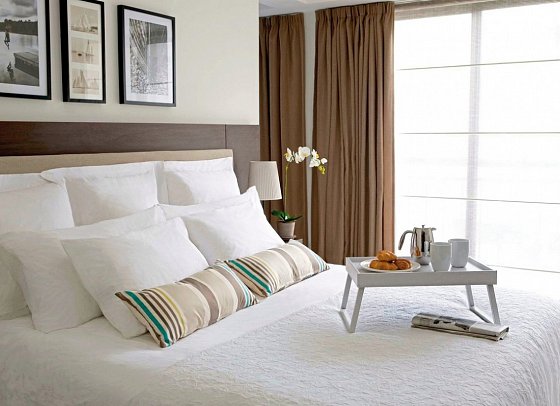 Sandy Beach Hotel & Spa - Wohnbeispiel Doppelzimmer seitl. Meerblick (Zimmercodierungen DB1 & DP1)