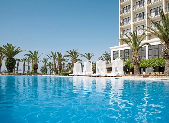 Sandy Beach Hotel & Spa
