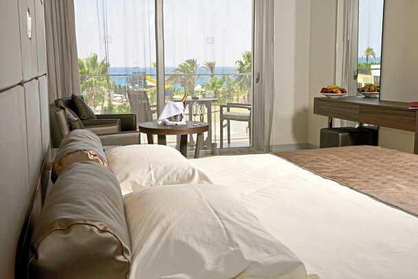 Adams Beach - Wohnbeispiel Doppelzimmer Deluxe Meerblick (Zimmercodierung DDM)