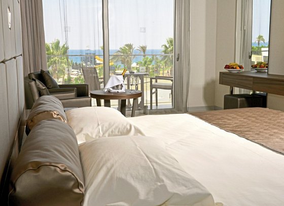Adams Beach - Wohnbeispiel Doppelzimmer Deluxe Meerblick (Zimmercodierung DDM)