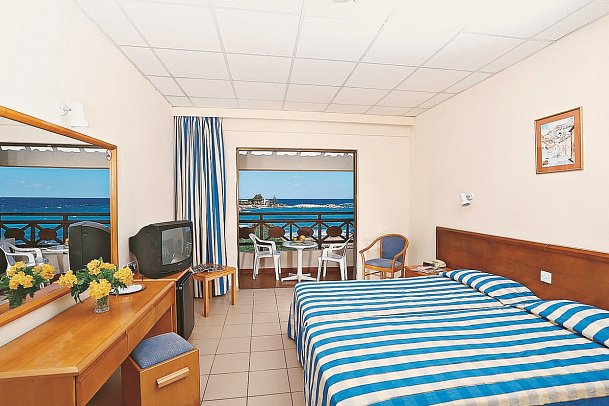 Mimosa Beach - Wohnbeispiel Doppelzimmer seitl. Meerblick (Zimmercodierung DBN)