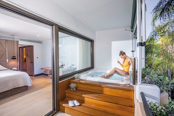 Four Seasons - Wohnbeispiel Studio mit Jacuzzi (Zimmercodierung SBG)