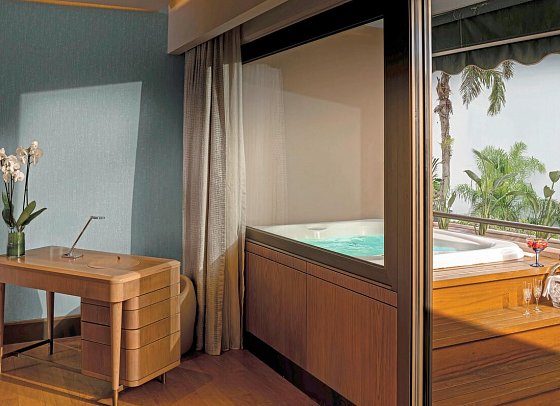 Four Seasons - Wohnbeispiel Studio mit Jacuzzi (Zimmercodierung SBG)