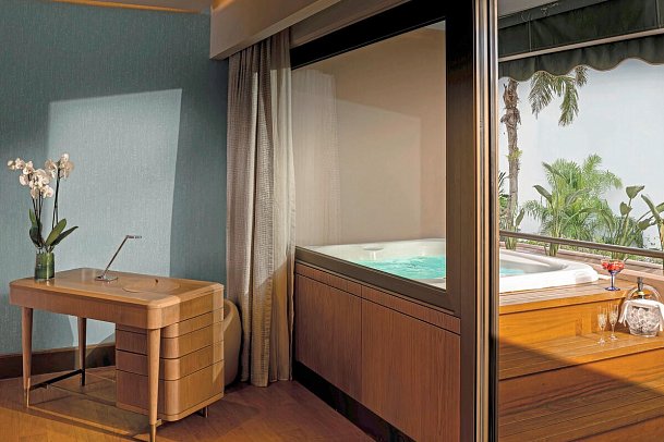 Four Seasons - Wohnbeispiel Studio mit Jacuzzi (Zimmercodierung SBG)