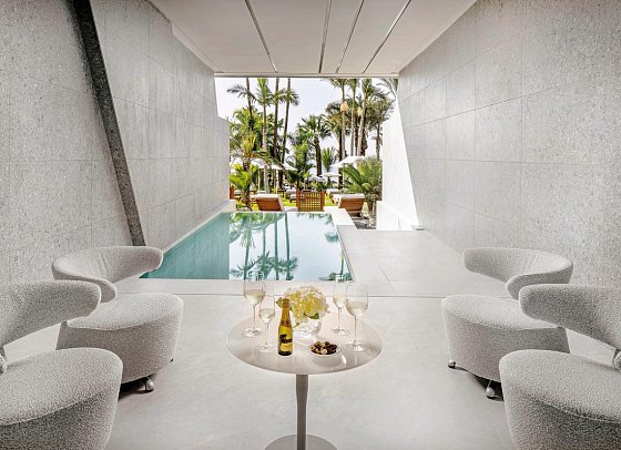 Amathus Beach Hotel Limassol - Wohnbeispiel Juniorsuite Privatpool Erdgeschoss (Zimmercodierung J2R)