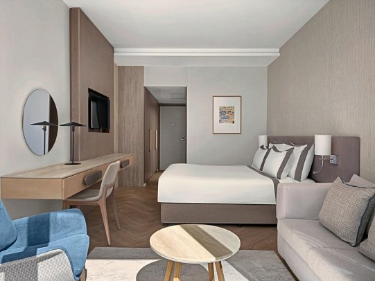 Mediterranean Beach Hotel - Wohnbeispiel DZ Premium Meerblick (Zimmercodierung DMM)