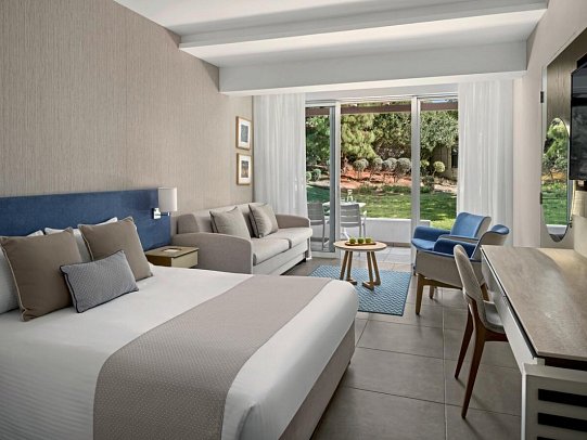 Mediterranean Beach Hotel - Wohnbeispiel Familienzimmer Landblick (Zimmercodierung FBL)