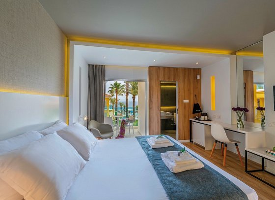 Malama Beach Holiday Village - Wohnbeispiel Doppelzimmer seitl. Meerblick (Zimmercodierung DBN)
