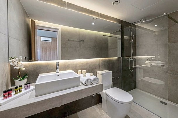 Malama Beach Holiday Village - Badbeispiel (Zimmercodierungen DBN, W1G, WBG, WP1 & WSG)