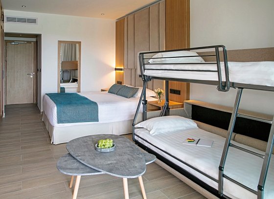 Asterias Beach - Wohnbeispiel Juniorsuite Swim-Up (Zimmercodierung JBQ)