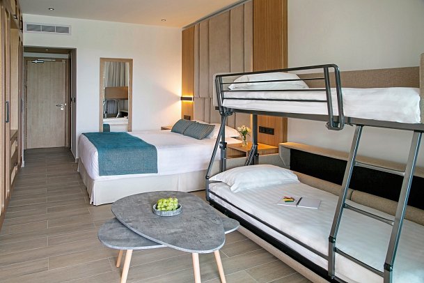 Asterias Beach - Wohnbeispiel Juniorsuite Swim-Up (Zimmercodierung JBQ)