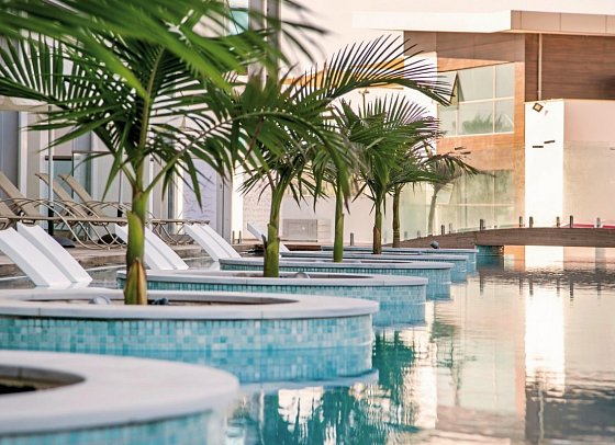 Asterias Beach - Außenansicht Swim-Up Rooms (Zimmercodierungen DBQ & JBQ)