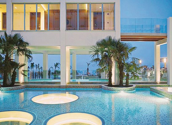 Sunrise Pearl Hotel & Spa