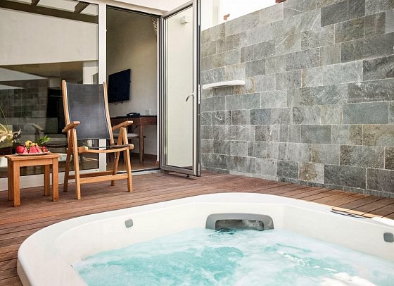 Sunrise Pearl Hotel & Spa - Wohnbeispiel Suite Duplex mit Whirlpool (Zimmercodierung WB1)