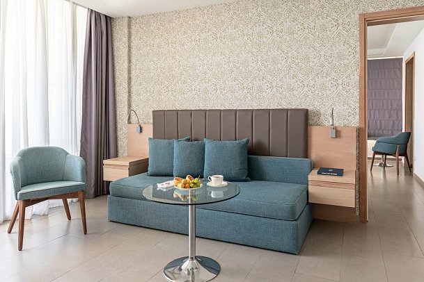 Royal Apollonia by Louis Hotels - Wohnbeispiel Suite Executive Meerblick (Zimmercodierung WTM)