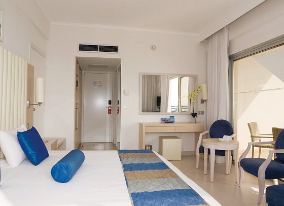 Vrissiana Beach Hotel - Wohnbeispiel Doppelzimmer Gartenblick (Zimmercodierungen D1G & DP1)