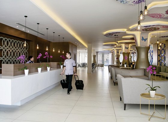 Vangelis Hotel & Suites