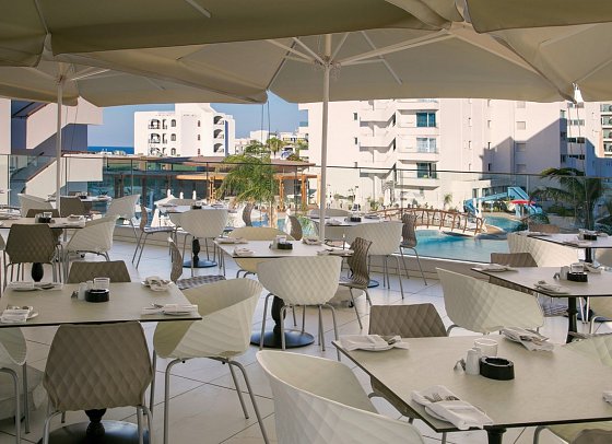 Vangelis Hotel & Suites