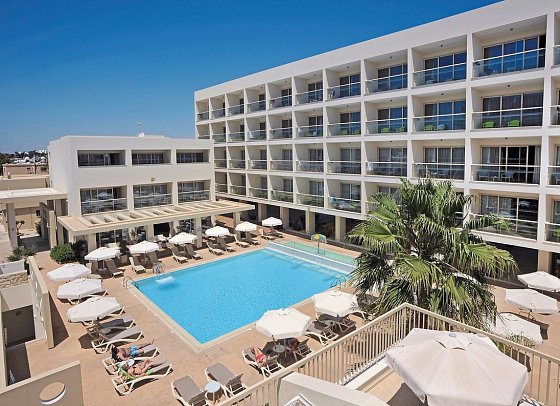 Nelia Gardens Hotel