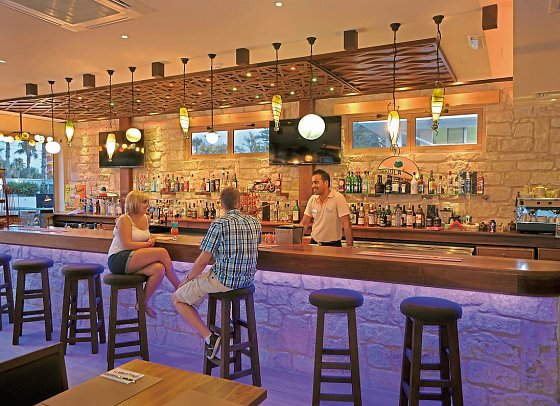 Nelia Gardens Hotel
