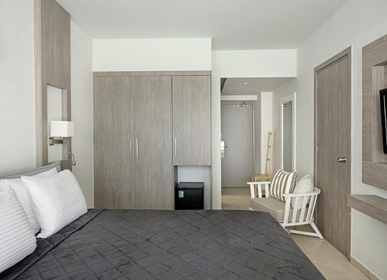 Atlantica Sancta Napa - Wohnbeispiel Double Room Deluxe Swim Up Adults Only (Zimmercodierung DDQ)