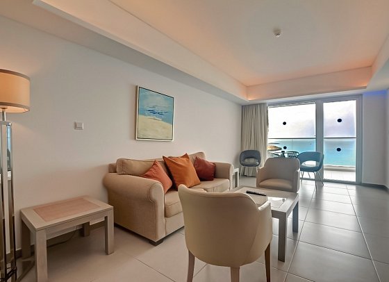 Vassos Nissi Plage Hotel - Wohnbeispiel Juniorsuite (Zimmercodierung JB1)