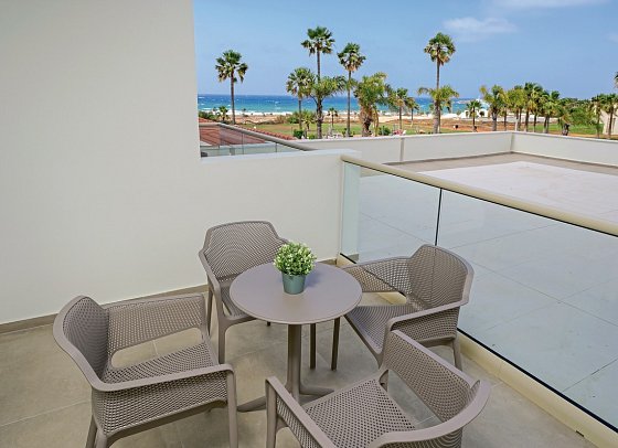 Nelia Sea Breeze - Wohnbeispiel Familienzimmer Meerblick (Zimmercodierung FBM)