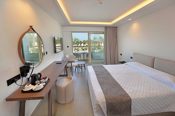 Nelia Sea Breeze - Wohnbeispiel Doppelzimmer Deluxe Landblick (Zimmercodierung DDL)