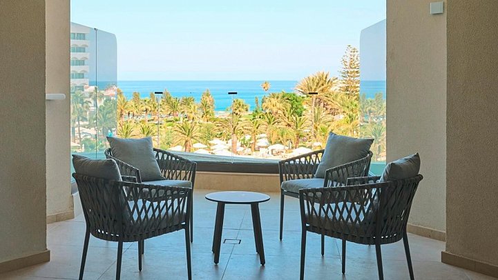 Sunrise Emerald - Beispiel Balkon Suite Meerblick (Zimmercodierung WBM)