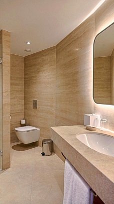Sunrise Emerald - Beispiel Bad Suite Meerblick (Zimmercodierung WBM)