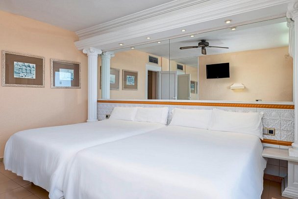 Playacapricho Hotel - Wohnbeispiel Doppelzimmer Meerblick (Zimmercodierung DBM)