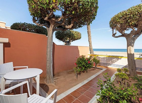 Playacapricho Hotel - Terrassenbeispiel Suite Meerblick (Zimmercodierung WBM)
