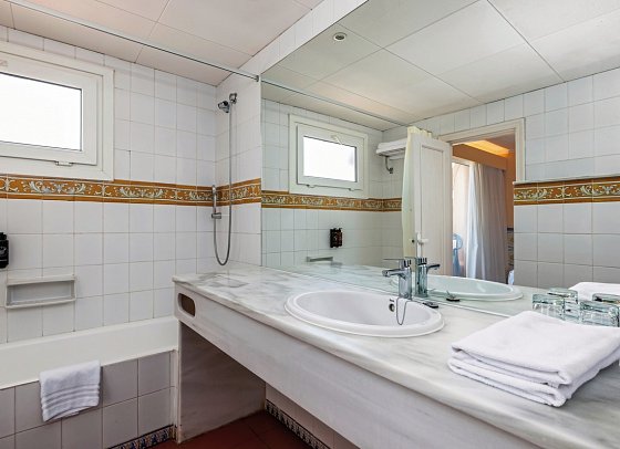 Playadulce Hotel - Badbeispiel Einzelzimmer (Zimmercodierung EB1)