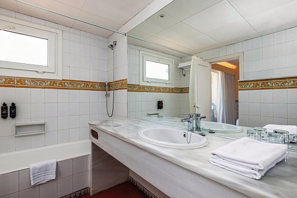 Playadulce Hotel - Badbeispiel Einzelzimmer (Zimmercodierung EB1)