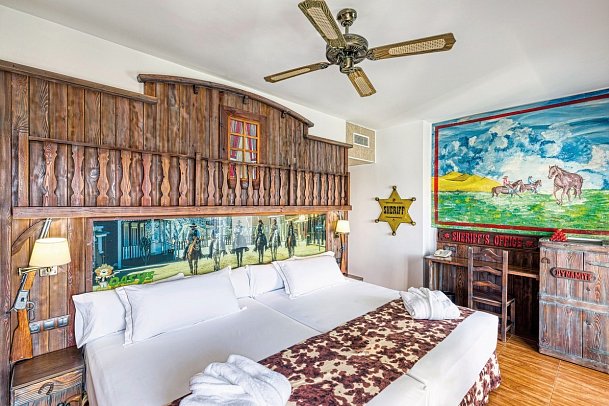 Playadulce Hotel - Wohnbeispiel Familienzimmer Thematisch (Zimmercodierung FB1)