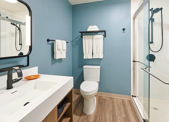 Kauai Shores Hotel - Beispiel Bad (Zimmercodierungen UGG, UGP, UG1 & UGM)
