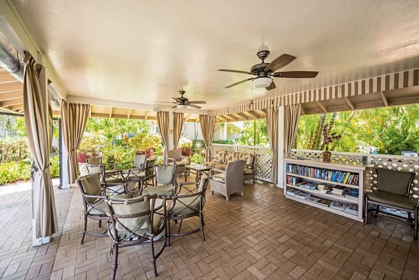 Plantation Hale Suites