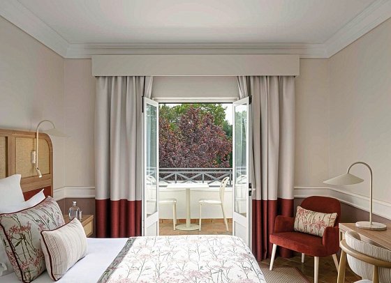 M'ar de Ar Muralhas - Wohnbeispiel Doppelzimmer Classic Balkon Pool-/Gartenblick (Zimmercodierung DS1)