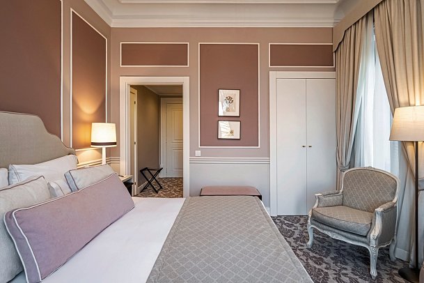 Longevity Senses Cascais Boutique Hotel & Clinic - Wohnbeispiel Doppelzimmer Premium Meerblick (Zimmercodierung DMM)