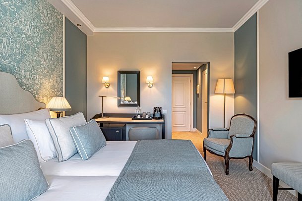 Longevity Senses Cascais Boutique Hotel & Clinic - Wohnbeispiel Doppelzimmer Deluxe Meerblick (Zimmercodierung DDM)