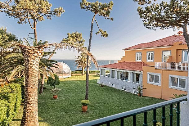 Longevity Senses Cascais Boutique Hotel & Clinic - Beispiel Balkon Doppelzimmer Deluxe Meerblick (Zimmercodierung DDM)